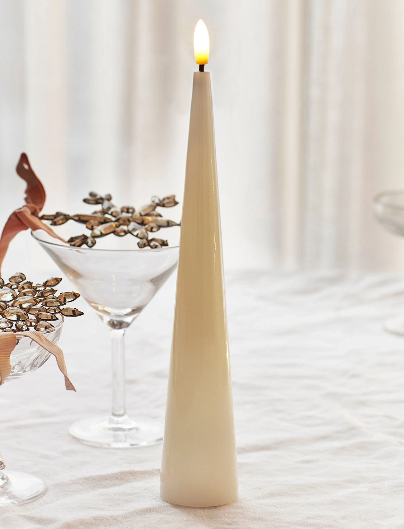 Sirius Home Sille Lacquer, Coneshape, H:26 cm, Cream, Stearinlys > Led-Lys, Unisex