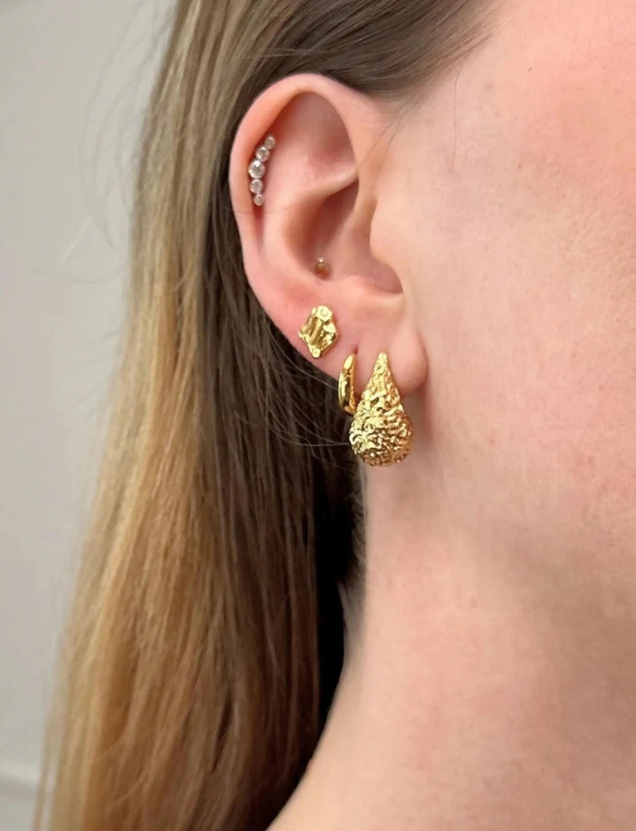 Sistie Drops - Earrings Gold-Plated, One Size, Gold, Øreringe > Ørestikker, Dame