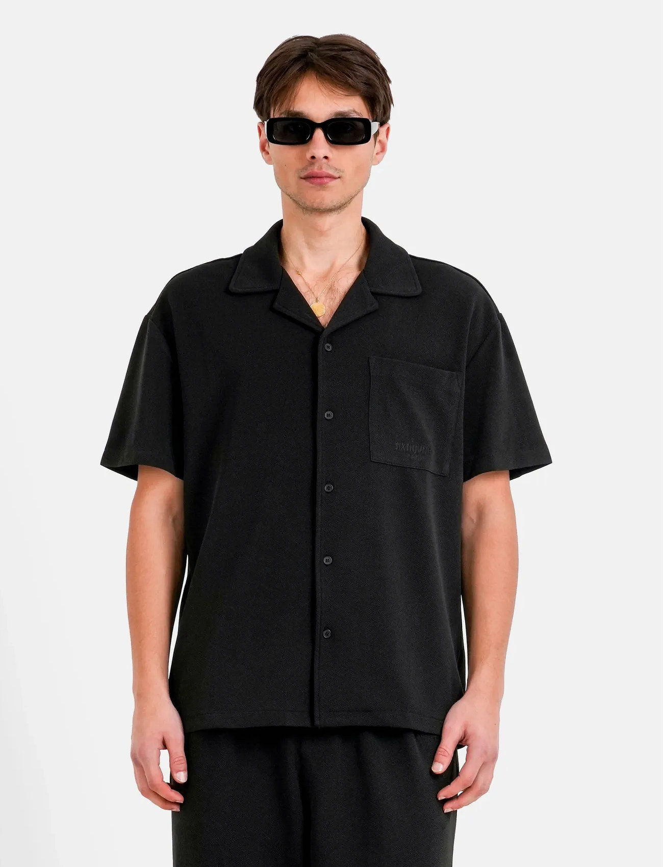 SIXTH JUNE Crepe Fabric Ss Shirt, L, Black, Skjorter > Kortærmede Shirts, Herre