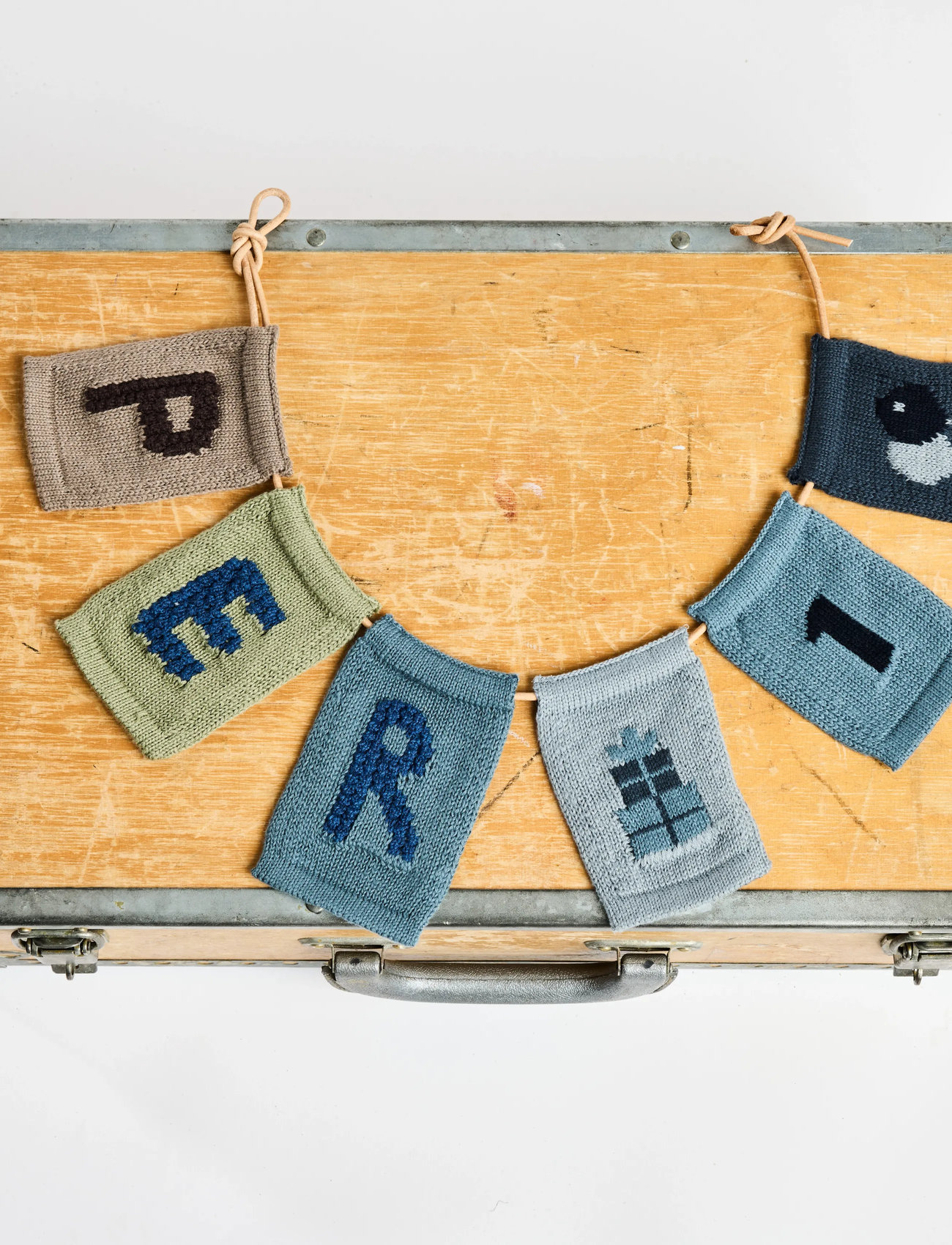 Smallstuff Knitted Flag, Birthsday Presents, Blue, One Size, Blue, Børneindretning > Dekorationstilbehør-Detaljer, Børn