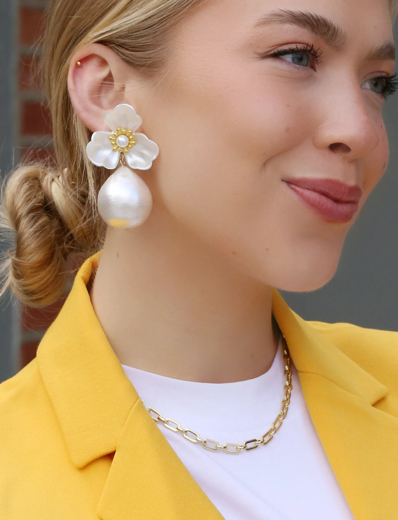 SNÖ of Sweden Snö Icon Flower Ear G/White - Onesize, One Size, White, Øreringe > Ørestikker, Dame