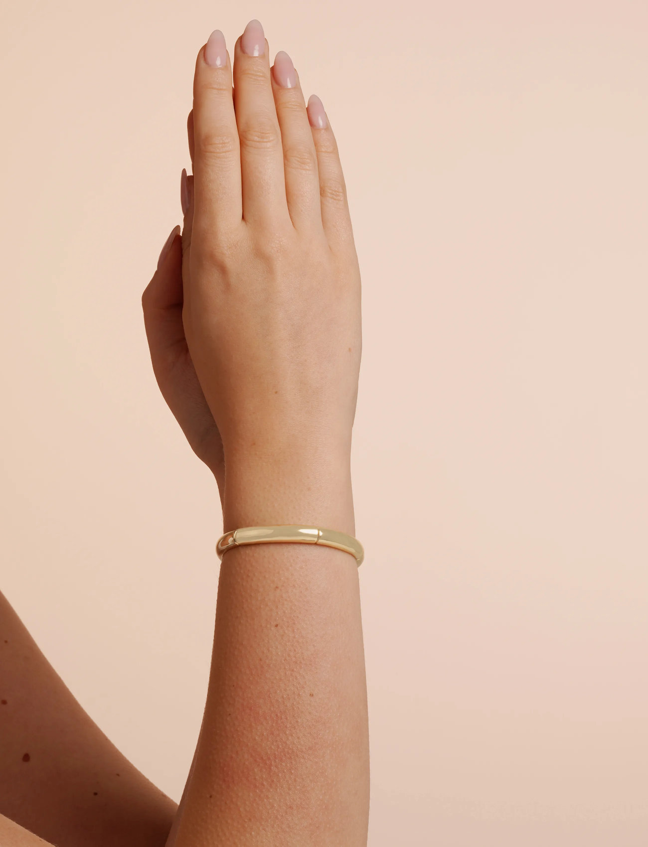 SNÖ of Sweden Brick Oval Small Elastic Brace Plain G - Onesize, One Size, Gold, Armbånd > Armringe, Dame
