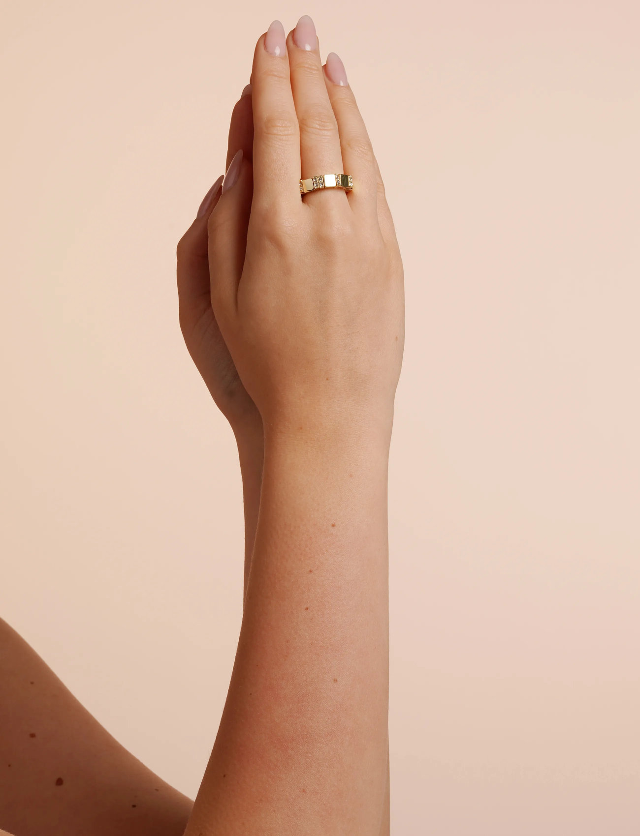 SNÖ of Sweden Brick Small Elastic Crystal Ring G/Clear - Onesize, One Size, Gold, Smykker > Ringe, Dame