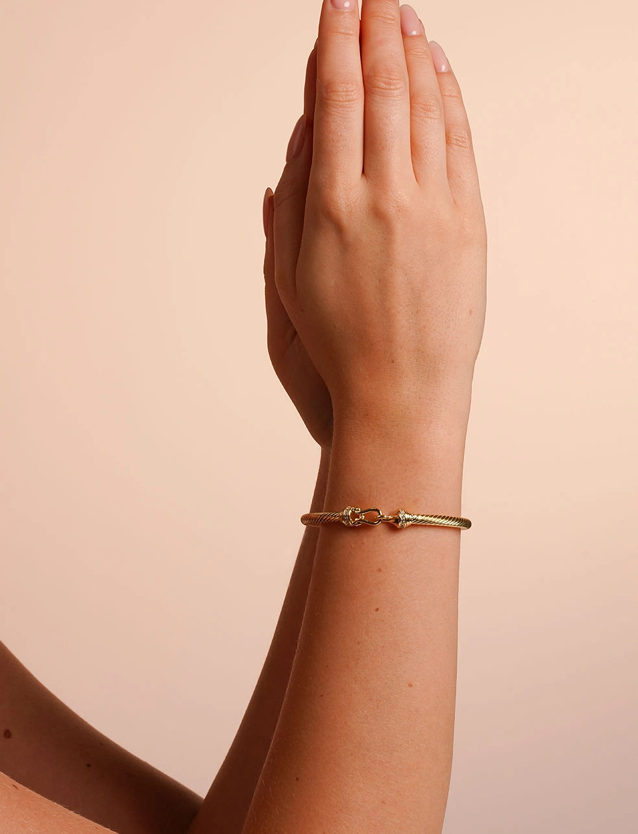 SNÖ of Sweden Twist Wire Brace G/Clear - Onesize, One Size, Gold, Armbånd > Armringe, Dame