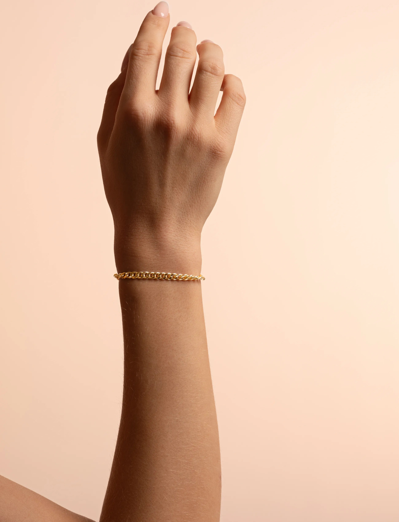 SNÖ of Sweden Liddy Brace Plain G-Onesize, One Size, Gold, Armbånd > Kædearmbånd, Dame