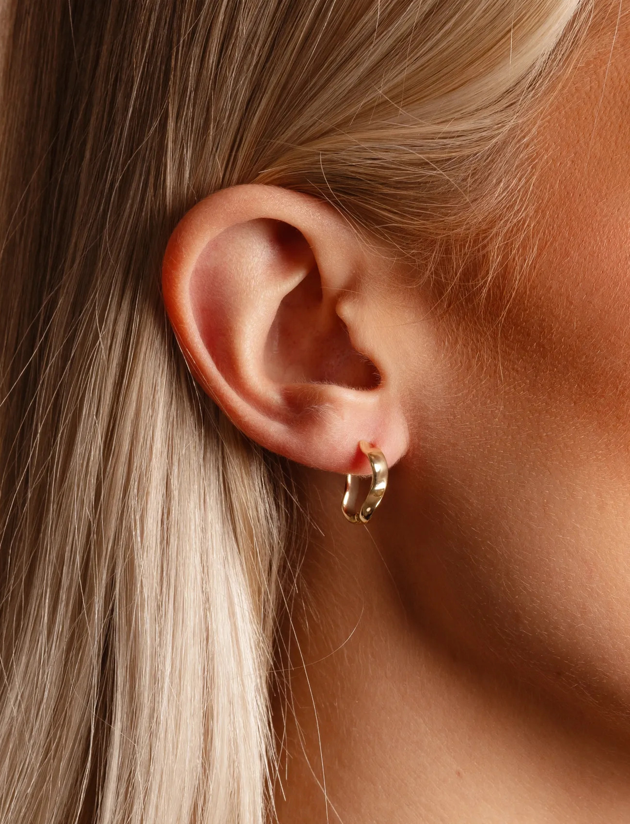 SNÖ of Sweden Kitty Small Ring Ear Plain G-Onesize, One Size, Gold, Øreringe > Creoler, Dame