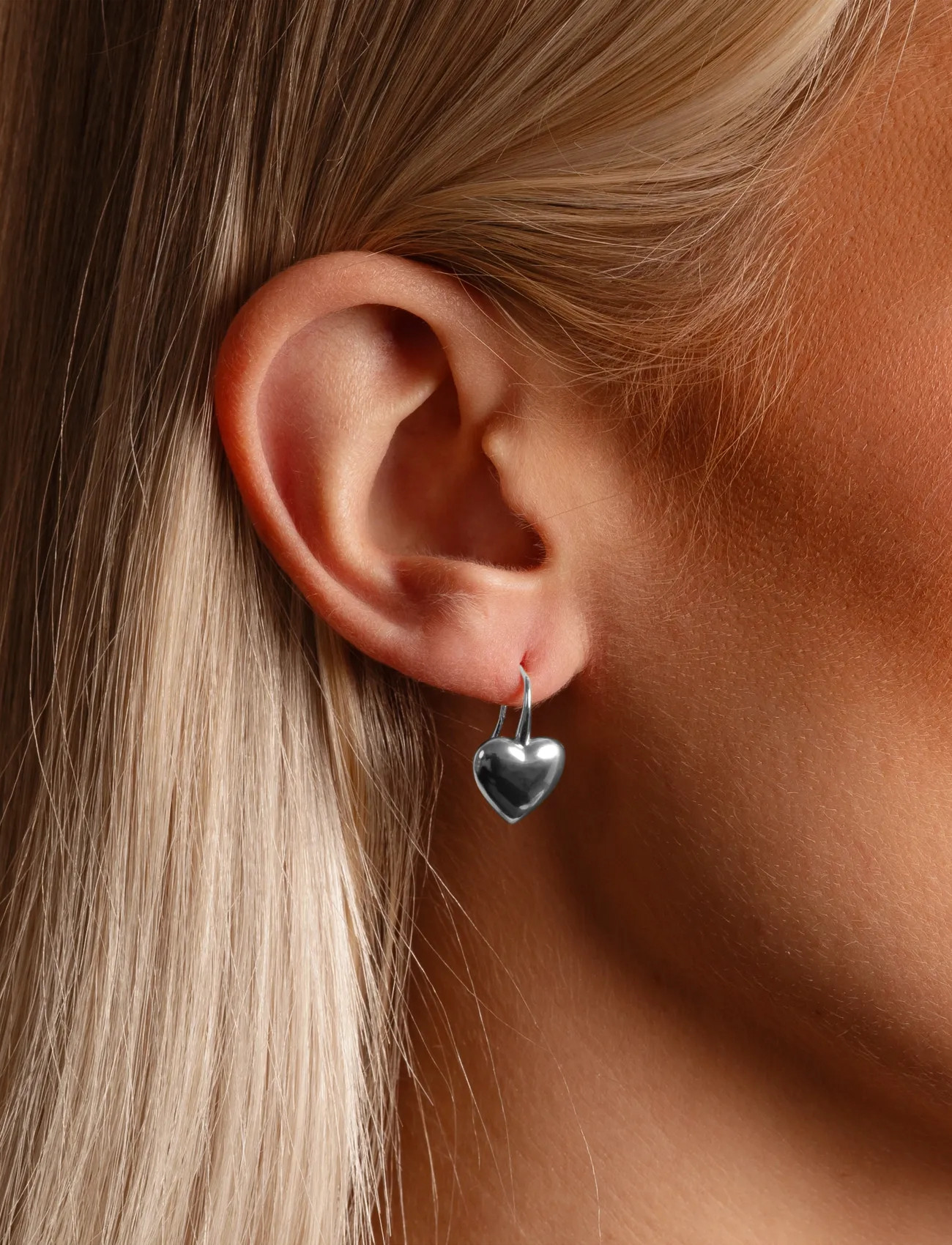 SNÖ of Sweden Cute Hook Ear Plain S-Onesize, One Size, Silver, Øreringe > Ørestikker, Dame