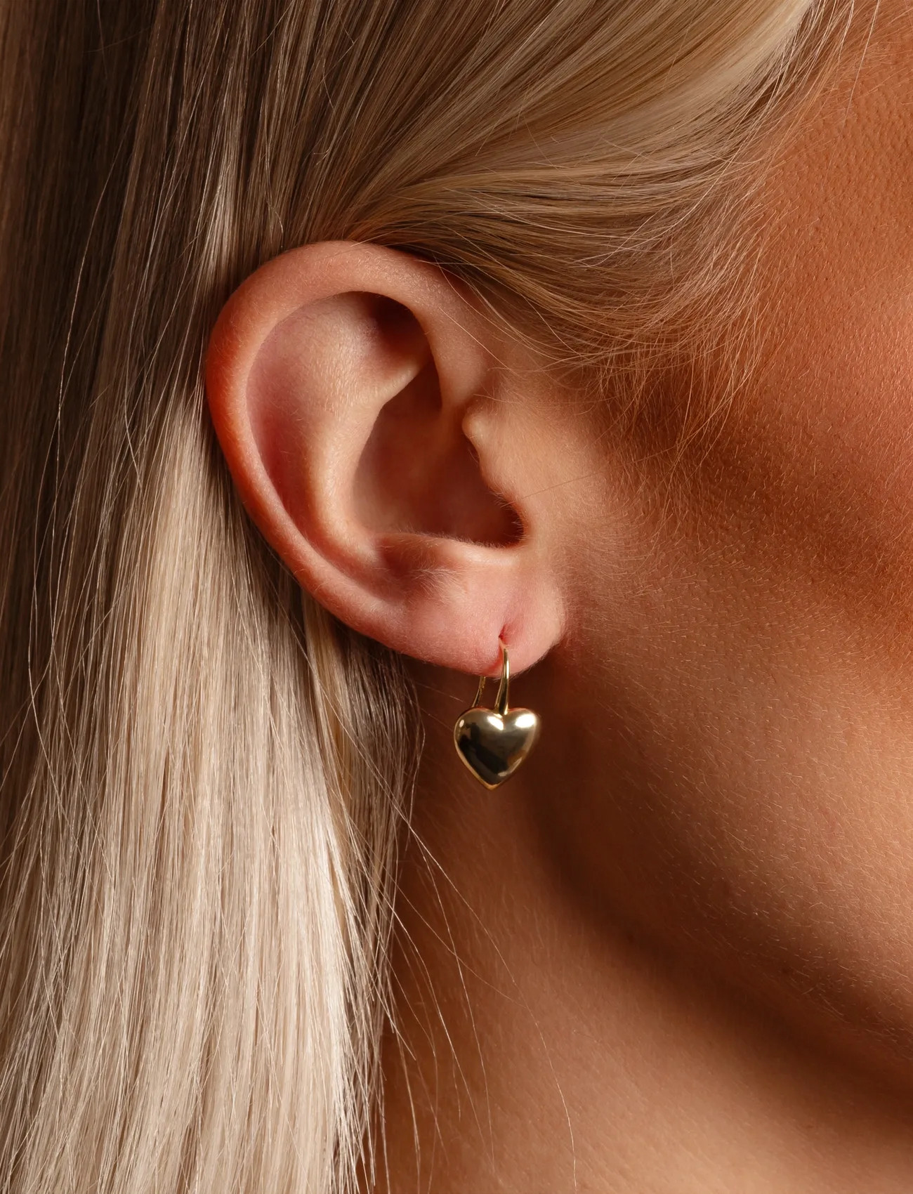 SNÖ of Sweden Cute Hook Ear Plain G-Onesize, One Size, Gold, Øreringe > Ørestikker, Dame