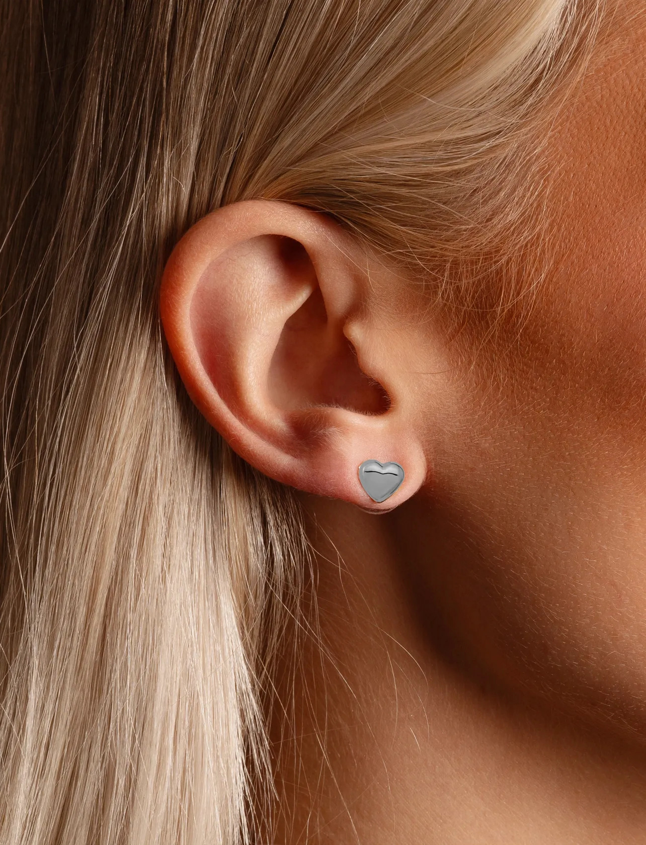 SNÖ of Sweden Cute Ear Plain S-Onesize, One Size, Silver, Øreringe > Ørestikker, Dame