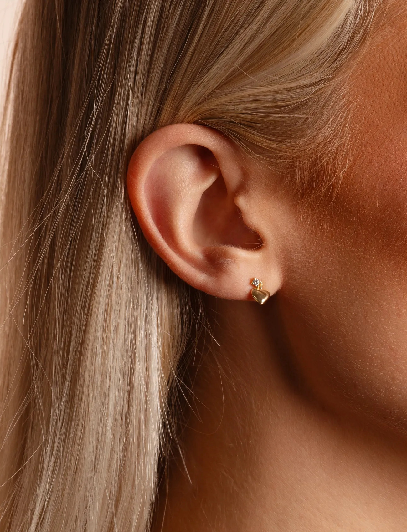 SNÖ of Sweden Cute Short Ear G/Clear-Onesize, One Size, Gold, Øreringe > Ørestikker, Dame