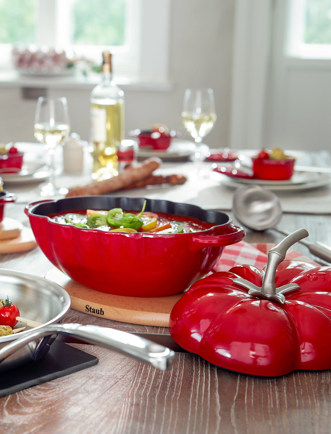 STAUB La Cocotte - Cast Iron Tomato Cocotte, 2.9L, Red, Gryder & Pander > Bradepander, Unisex