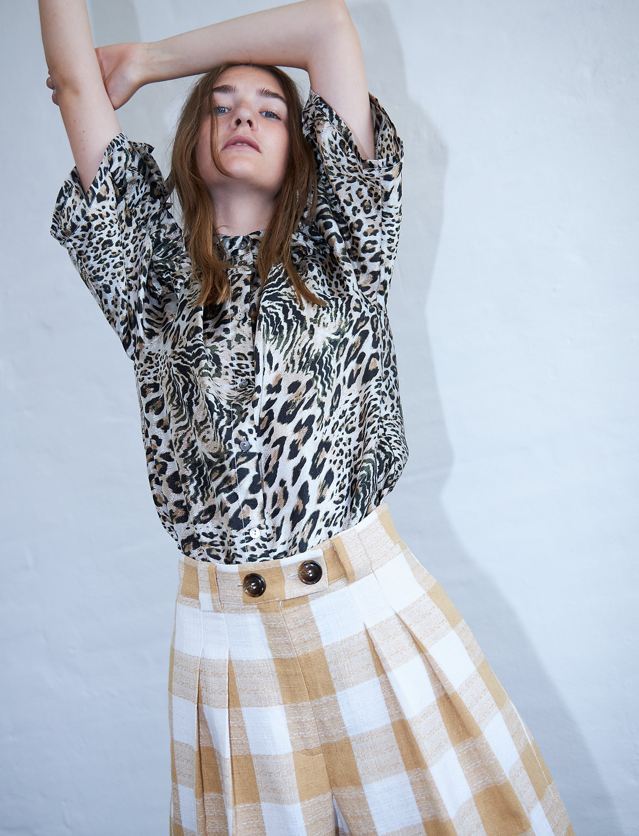 Stella Nova - Lycie - short-sleeved blouses - leopard - 0