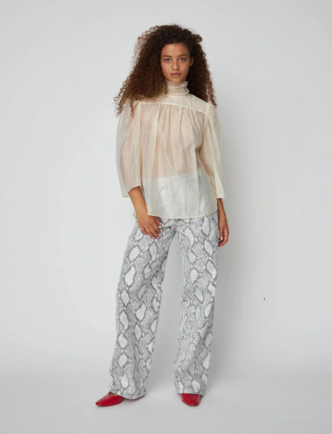 Stella Nova Pointelle High-Neck Bow Blouse, 38, Cream, Bluser > Langærmede, Dame
