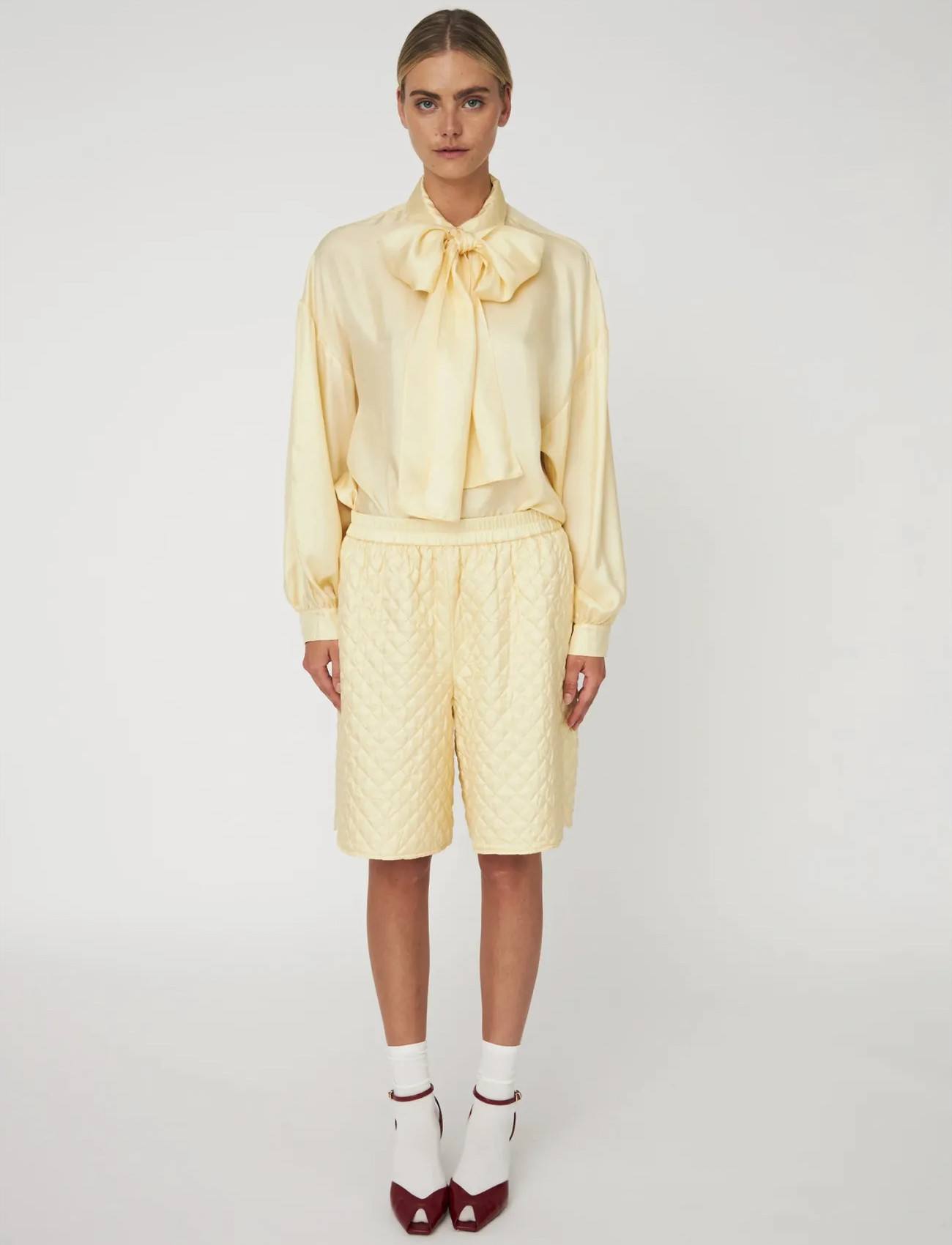 Stella Nova Quilted Silk Shorts, 38, Yellow, Shorts > Afslappede Shorts, Dame