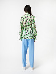 Stella Nova - Erina - long sleeved blouses - flower power green - 3