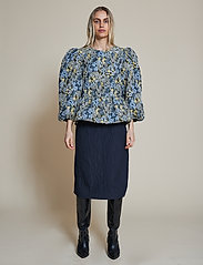Stella Nova - Arna Lou - long sleeved blouses - flower forest - 0