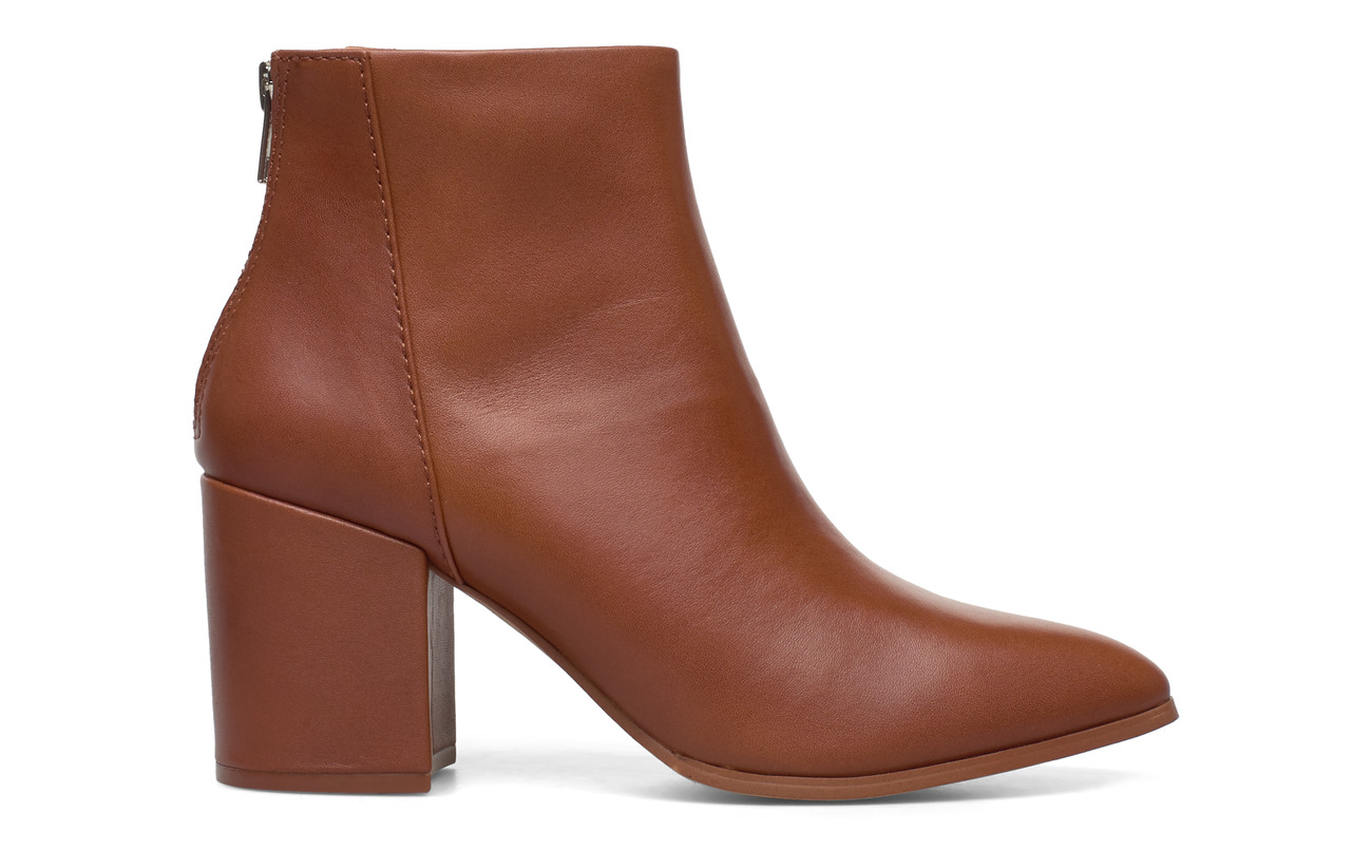 jillian bootie steve madden taupe