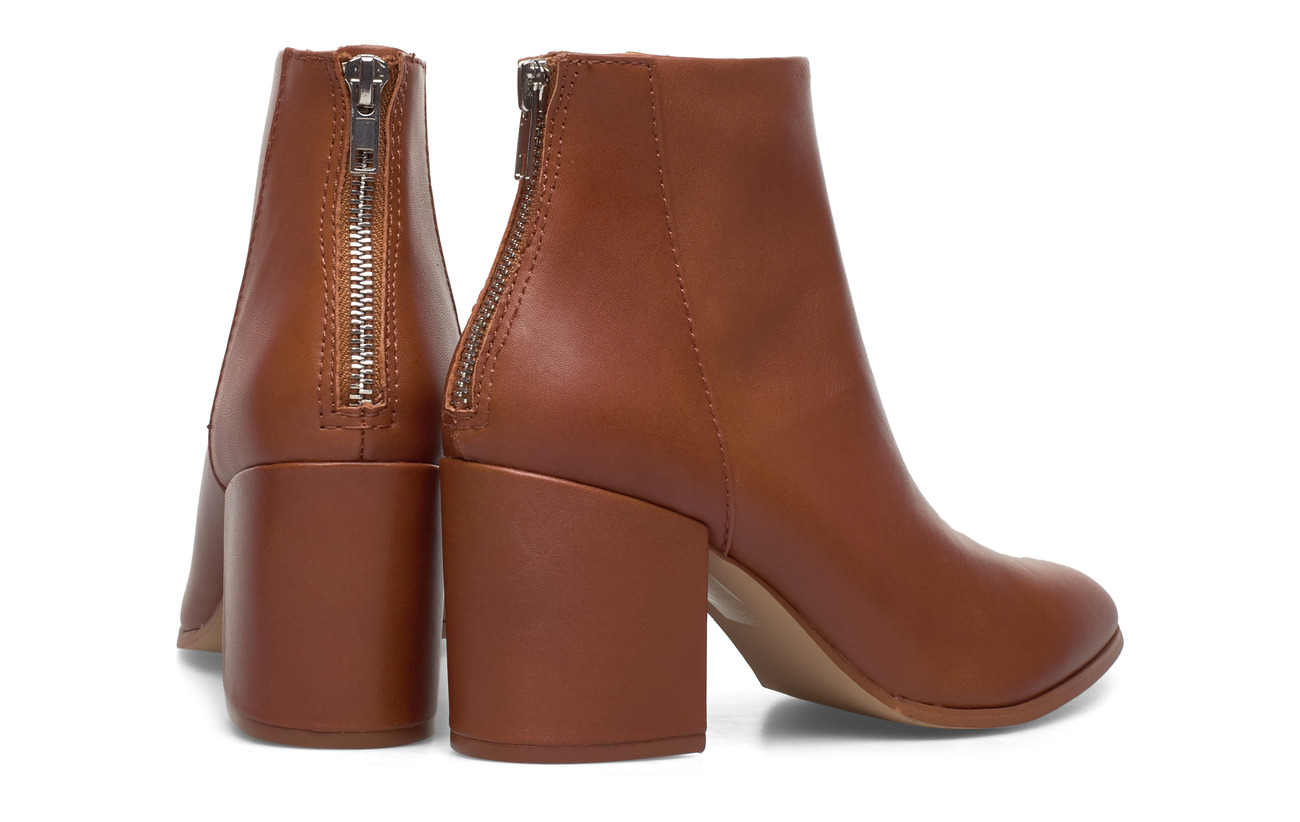 jillian bootie steve madden taupe