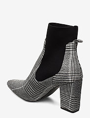 steve madden richter bootie