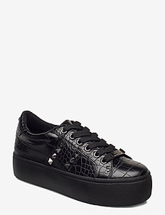 steve madden popular shoes