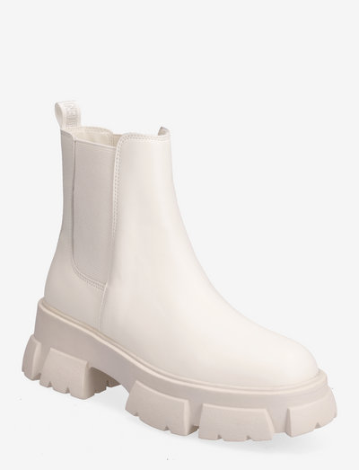 Tunnel Bootie - chelsea boots - bone leather