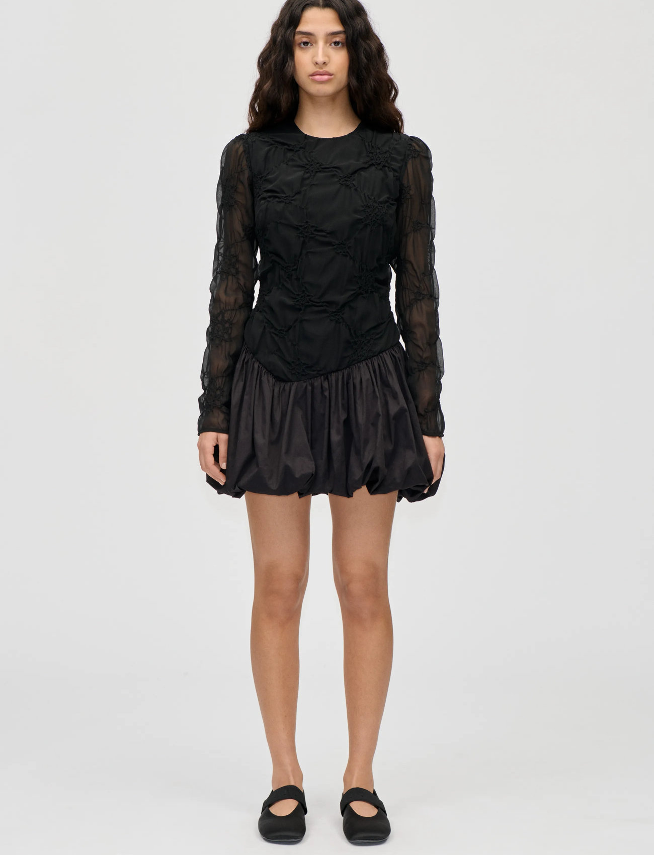 STINE GOYA Smocked Cotton Mix, Balloon Long Sleeve Short Dress, L, Black, Kjoler > Kort Kjole, Dame