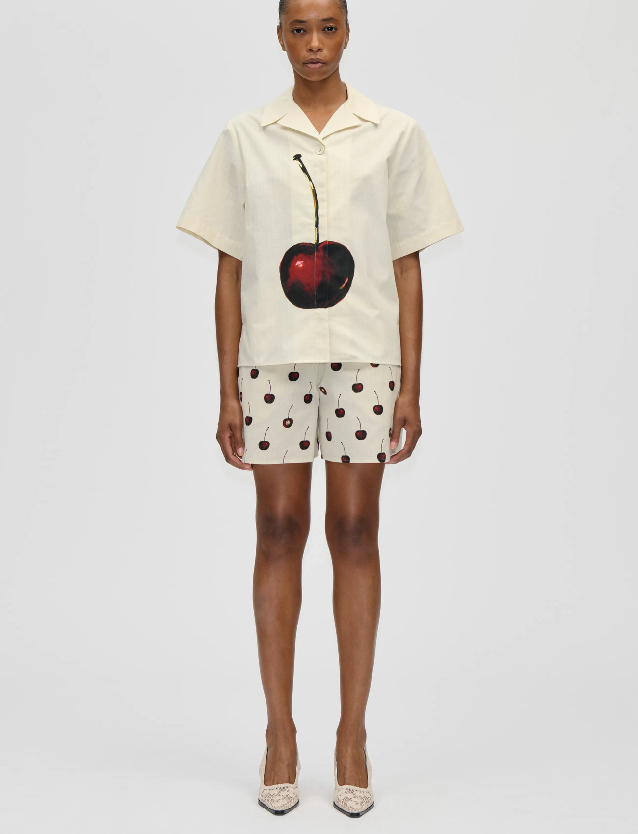 STINE GOYA Crisp Stripe Shirting, Bowling Collar Shirt, M, Cream, Skjorter > Kortærmede, Dame