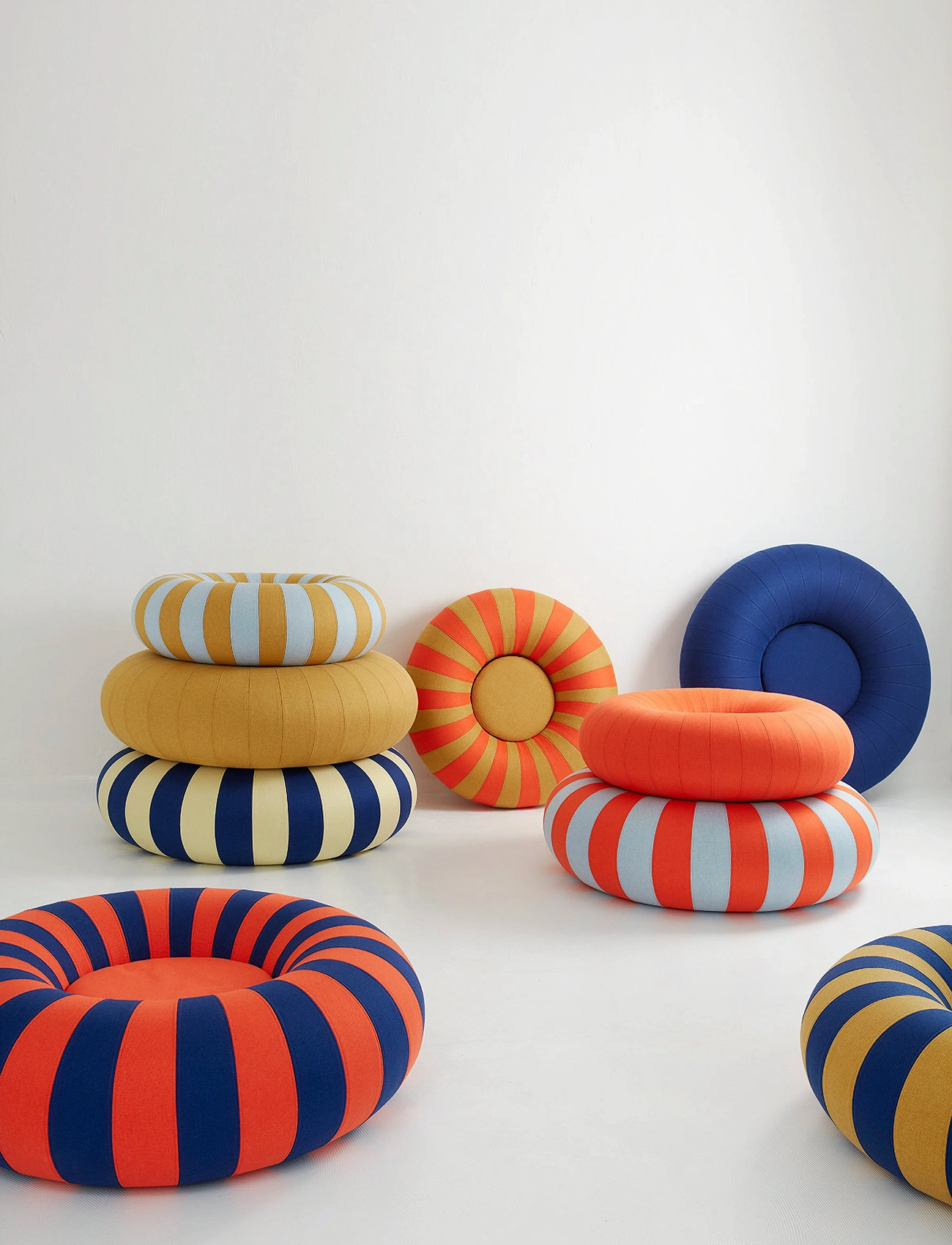 Studio About Float, Ø 80 cm, Multi/patterned, Møbler > Puffer, Unisex