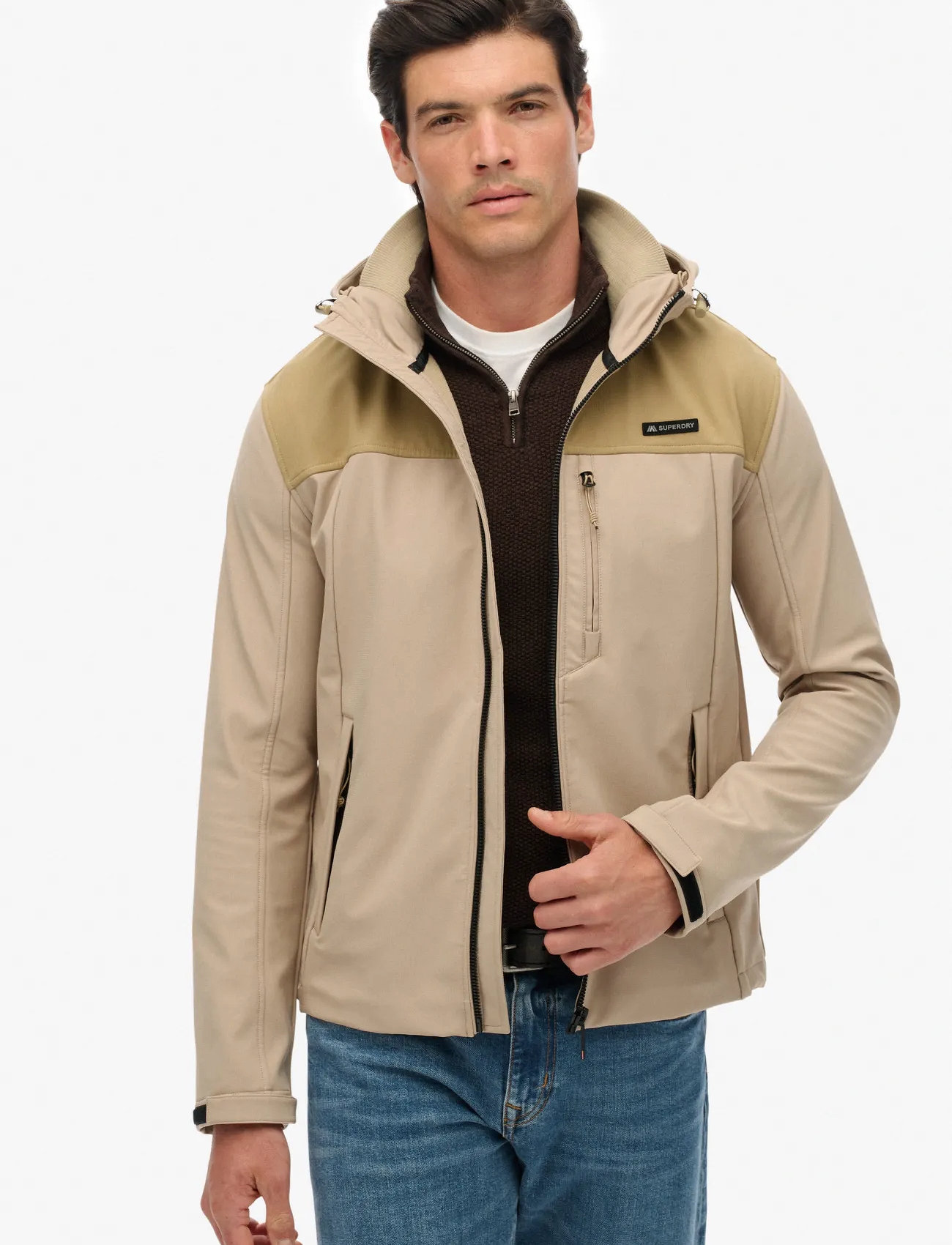 Superdry Sport Hooded Softshell Tech Trekker, S, Beige, Sport Jackets > Sport Outdoor Jackets, Herre