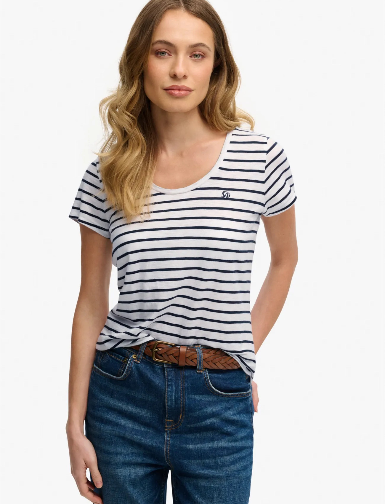 Superdry Studios Scoop Neck Tee, 14, White, T-Shirts & Toppe > Kortærmede, Dame