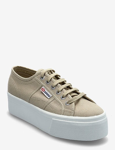 Superga | Didelis naujausių stilių 