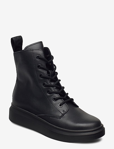 svea sneaker boots black