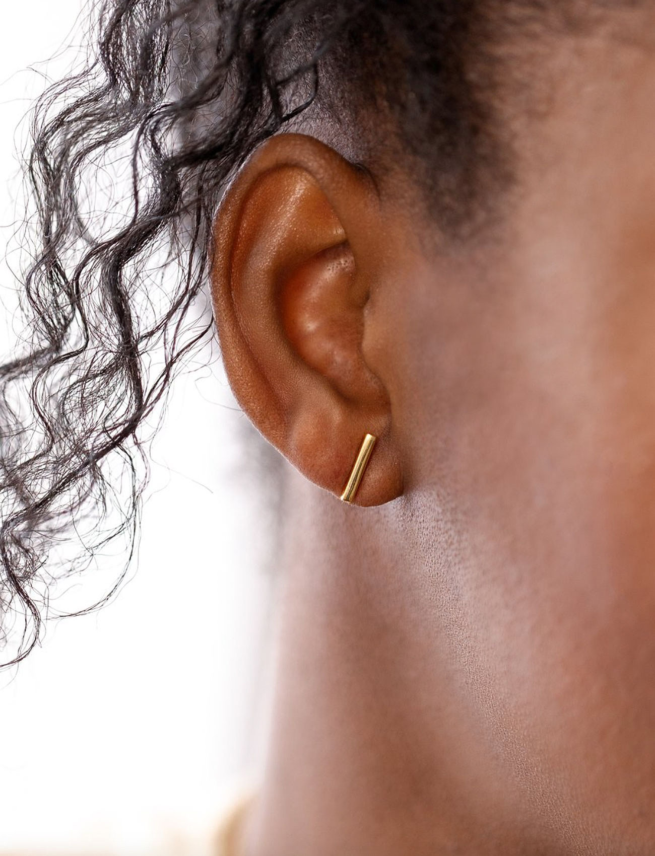antyder Blodig mover Syster P Strict Plain Bar Earrings Gold - Vedhæng øreringe - Boozt.com