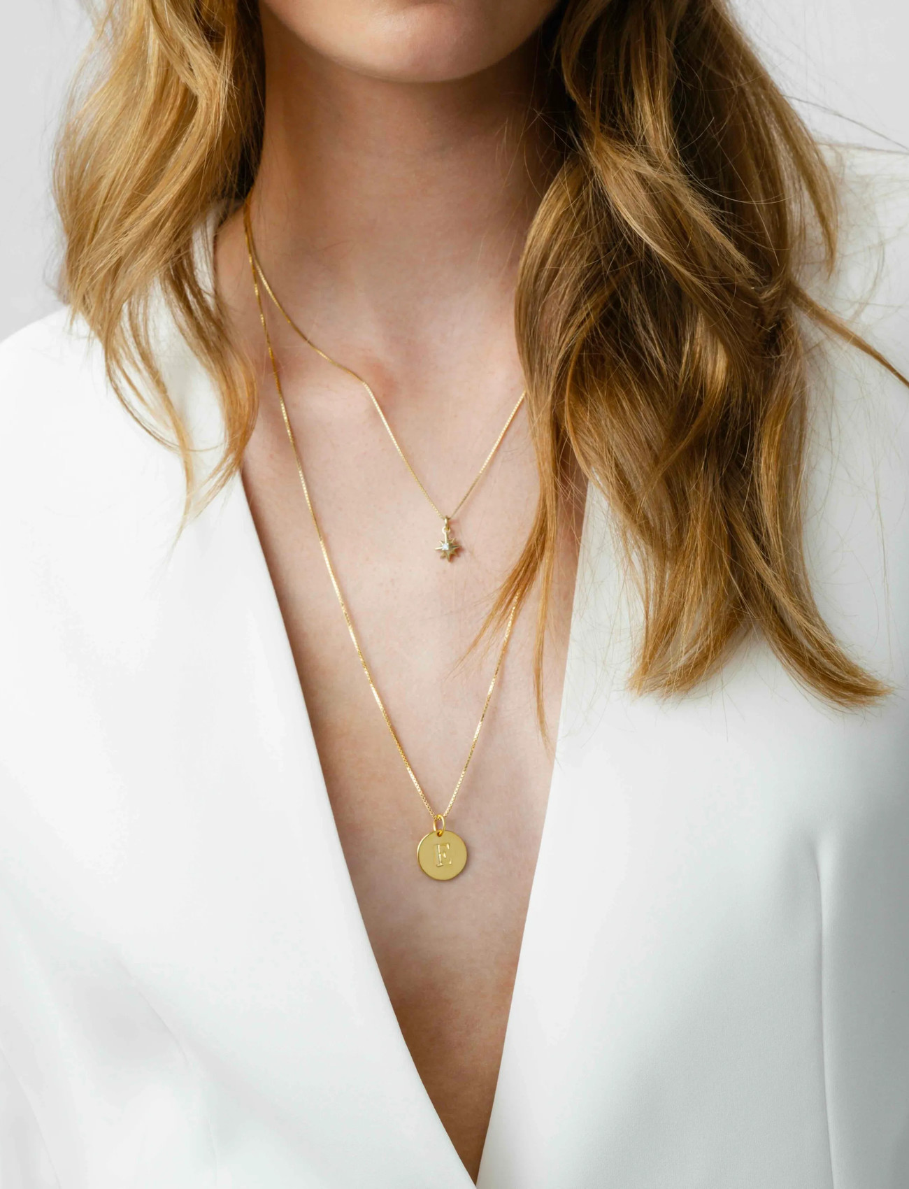 Syster P Beloved Compass Star Pendant Gold, One Size, Gold, Smykker > Vedhæng, Dame