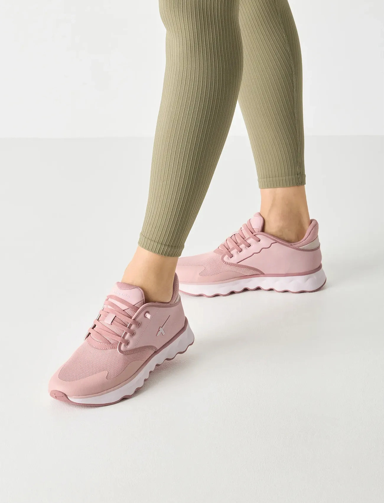 Tamaris Women Lace-Up, 40, Pink, Sneakers > Sneakers Med Lav Top, Dame