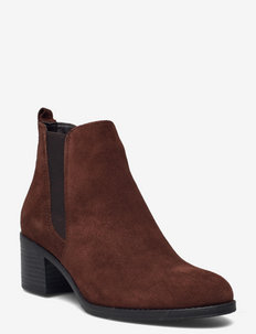 Woms Boots - heeled ankle boots - chocolate sue.