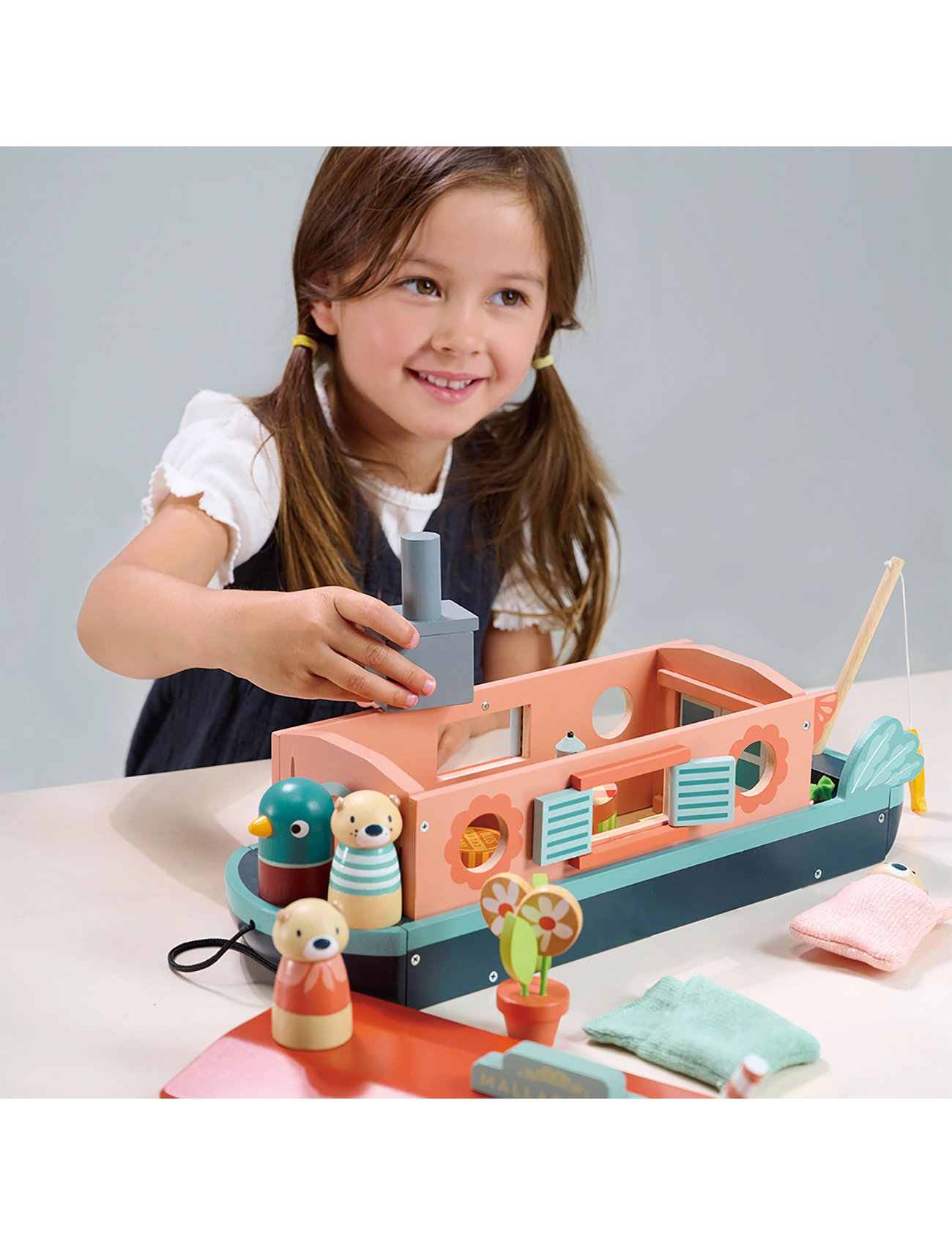 Tender Leaf Otter Canal Boat, One Size, Multi/patterned, Legetøjskøretøjer > Både, Børn