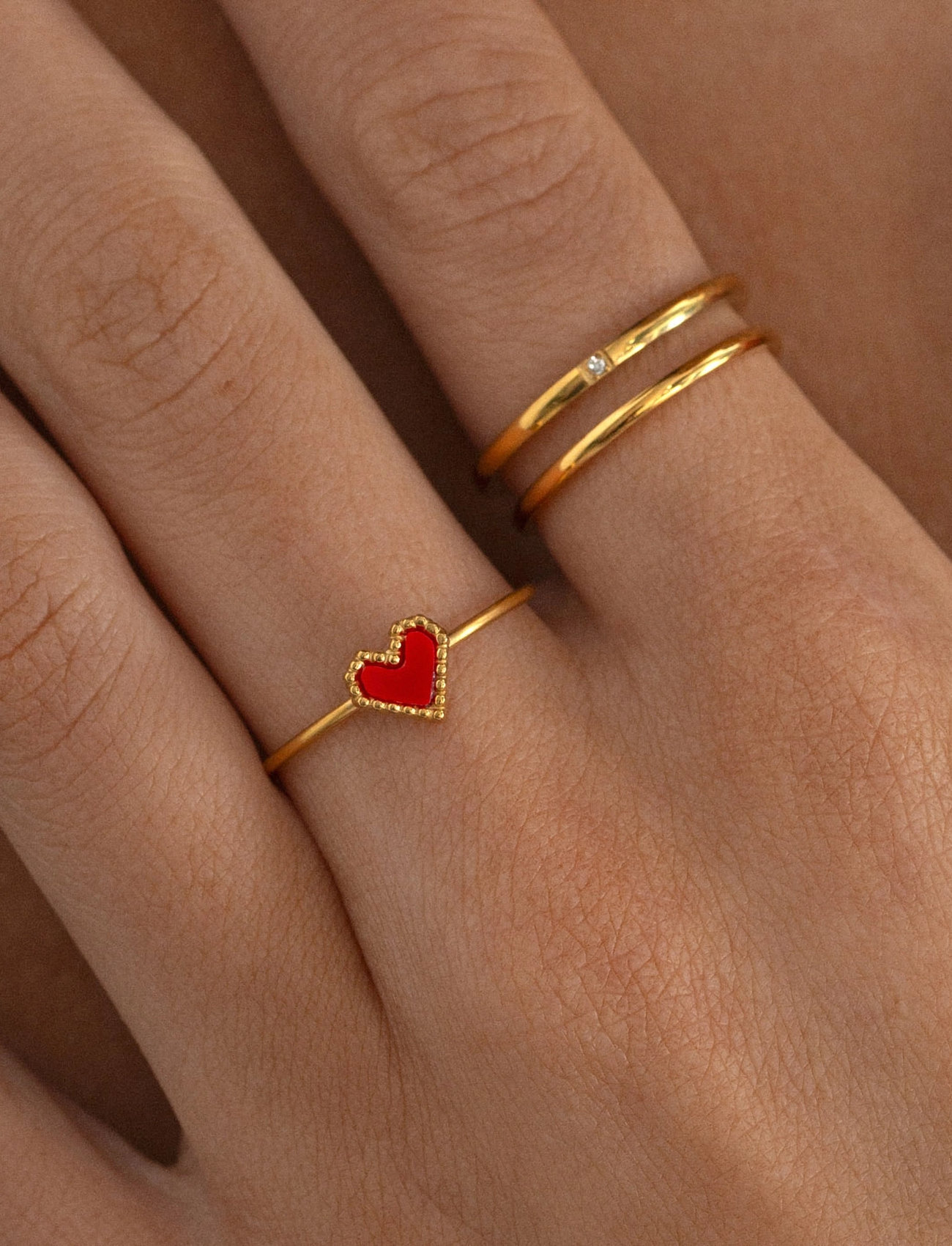 Timi of Sweden Sarah - Red Heart Ring Stainless Steel, 53, Gold, Smykker > Ringe, Dame