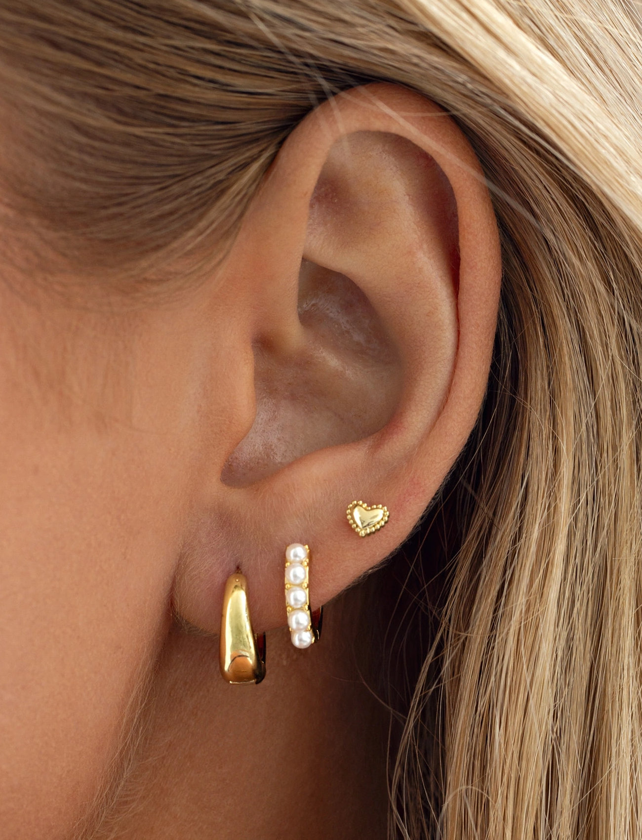Timi of Sweden Essie - Pearl Hoop Earrings, One Size, Gold, Øreringe > Creoler, Dame