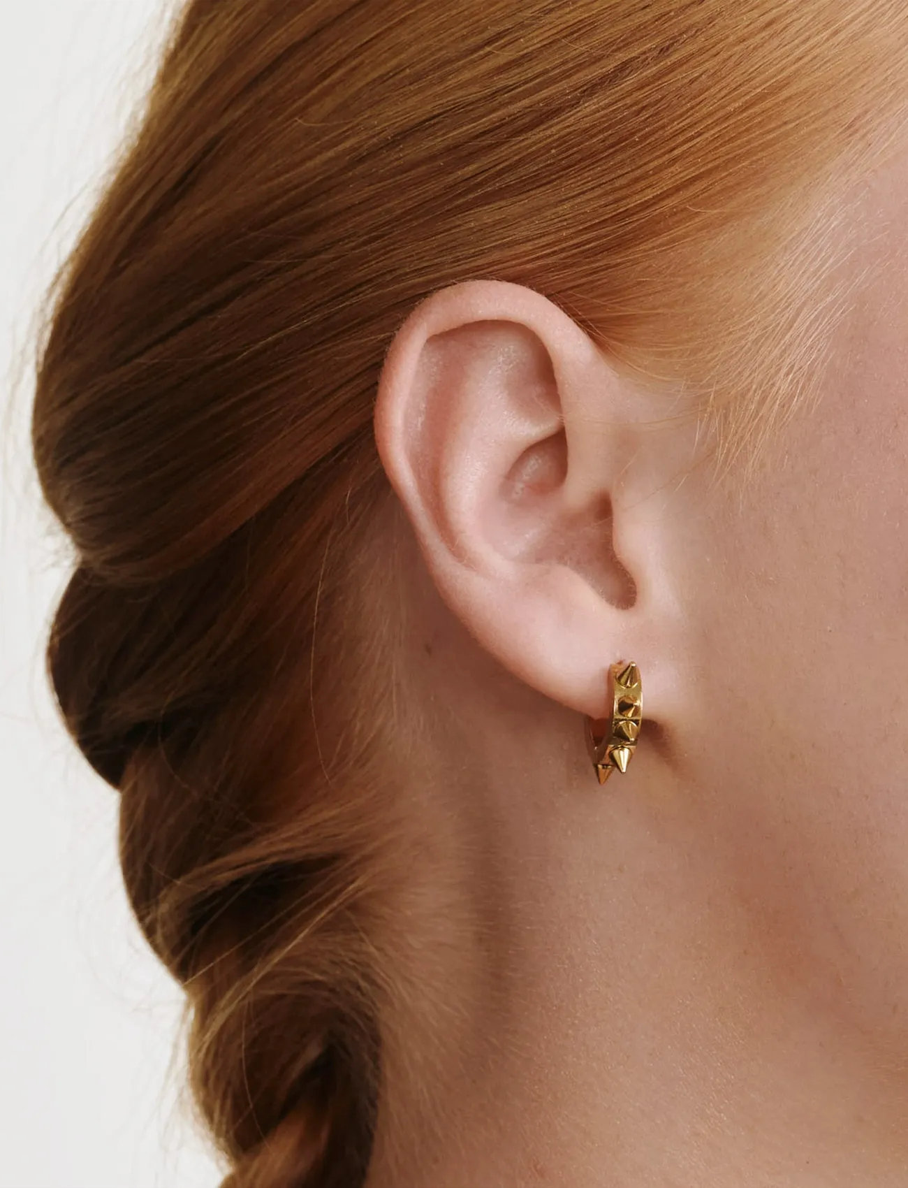 Timi of Sweden Nike - Spike Hoop Earrings Stainless Steel, One Size, Gold, Øreringe > Creoler, Dame