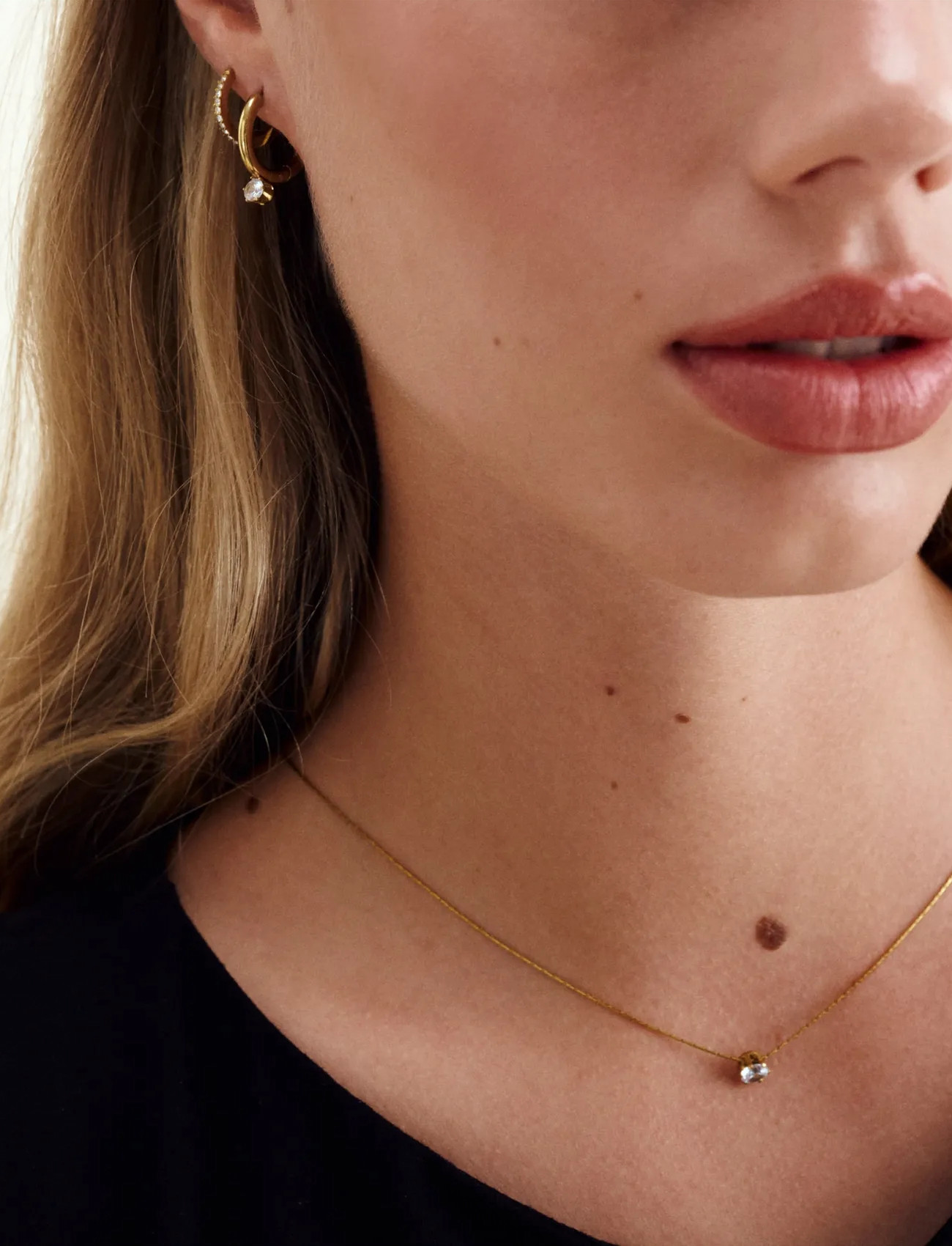 Timi of Sweden Lynne - Crystal Necklace Stainless Steel, One Size 40 cm, Gold, Halskæder > Smukke Halskæder, Dame