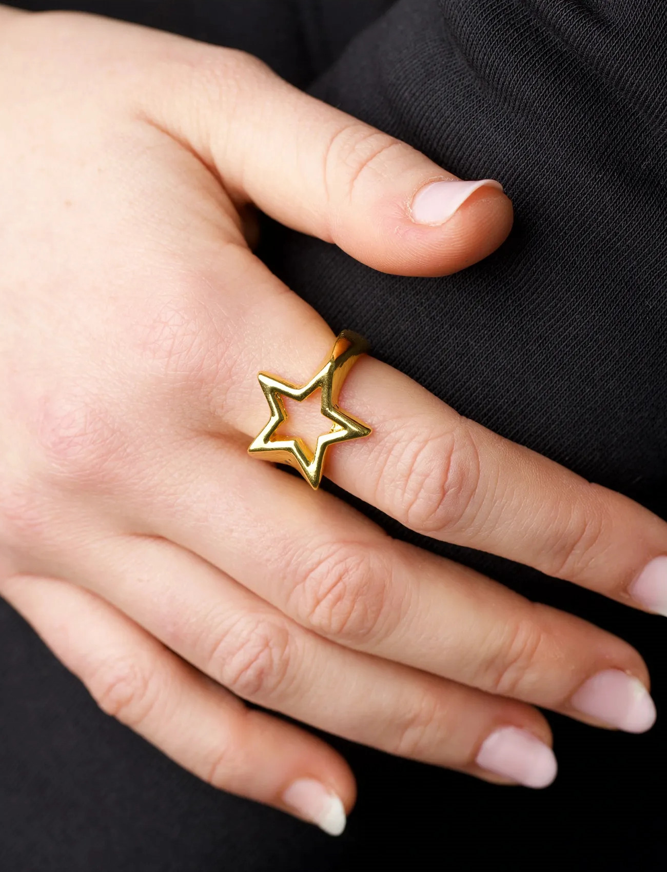 Timi of Sweden Indigo - Star Ring Stainless Steel, 53, Gold, Smykker > Ringe, Dame