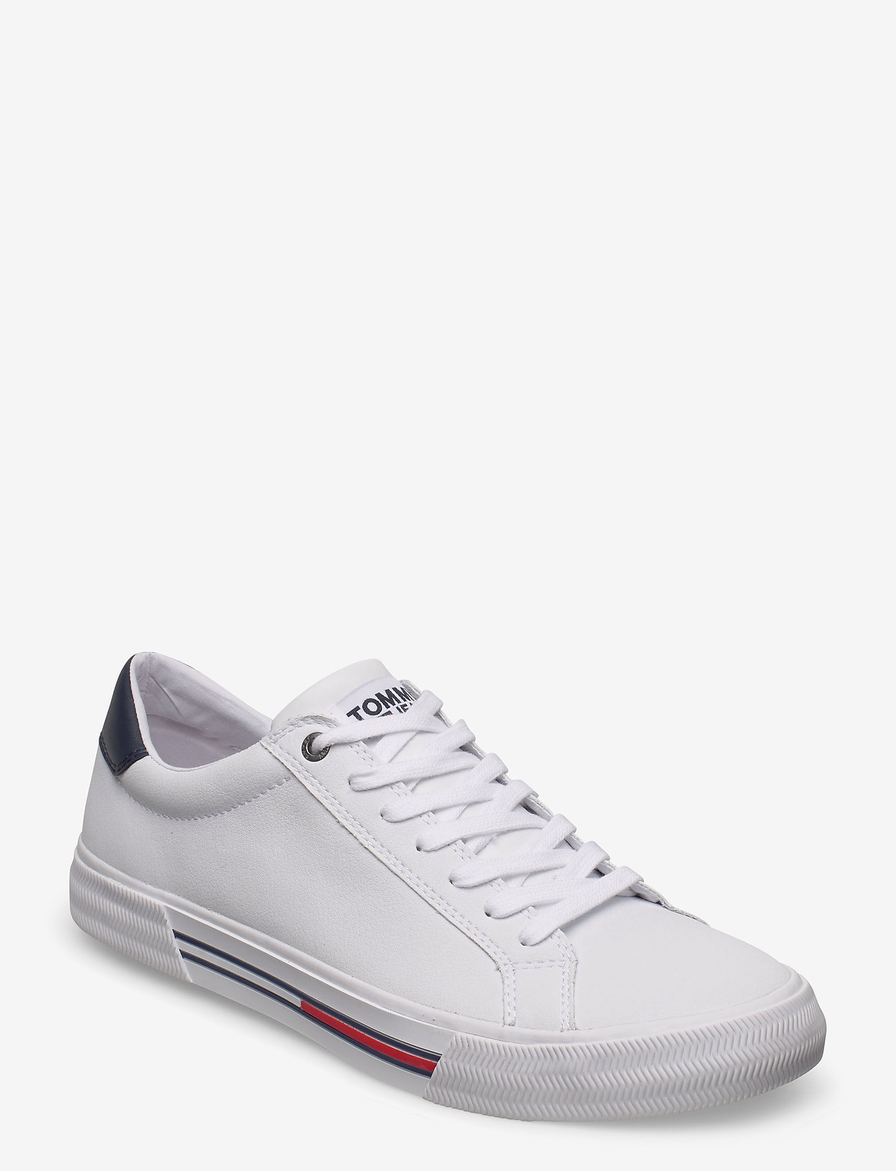 essential leather sneaker