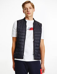 tommy sport vest