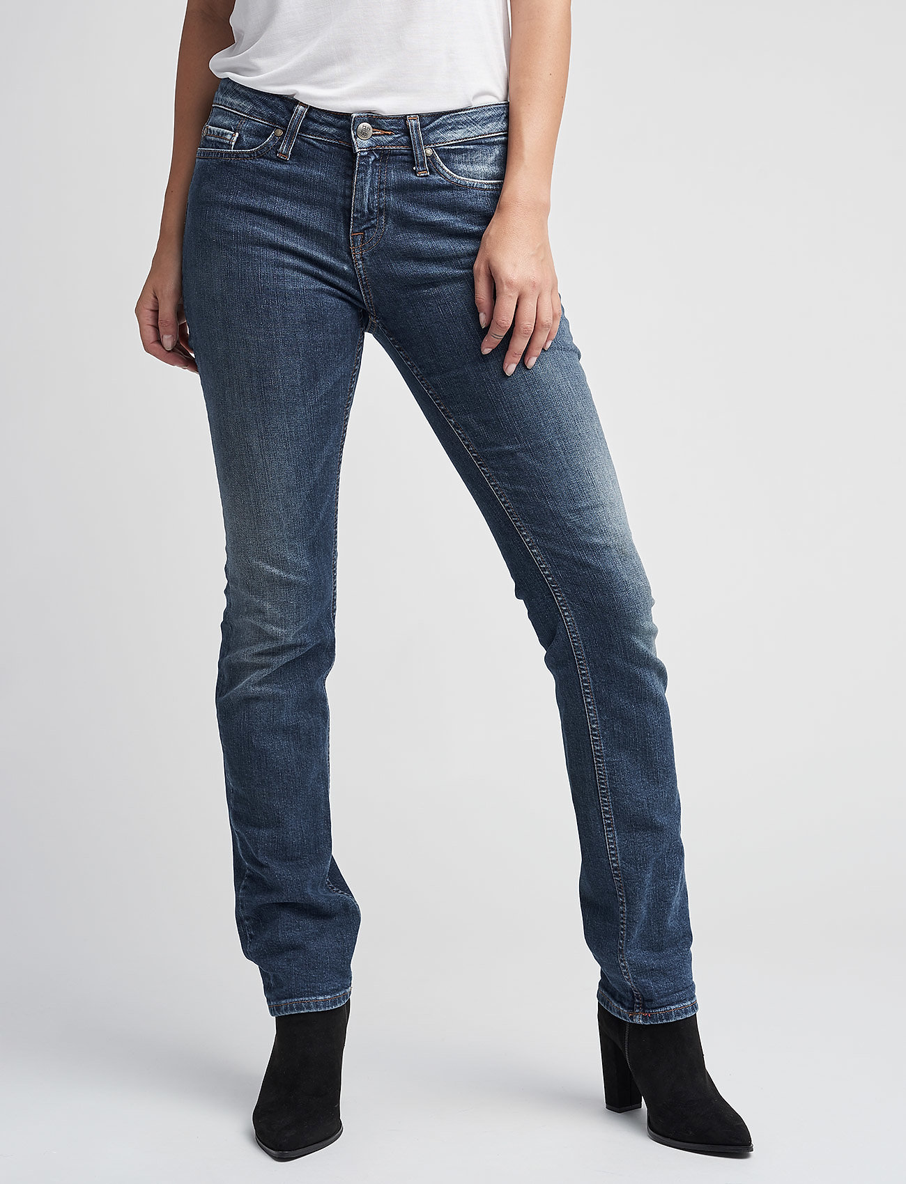Tommy Hilfiger Women's Rome Heritage Straight Fit Jeans