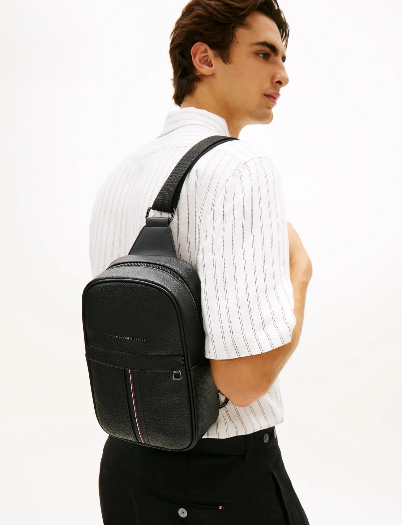 Tommy Hilfiger Th Central Slingpack, One Size, Black, Tasker > Crossbody-Tasker, Herre