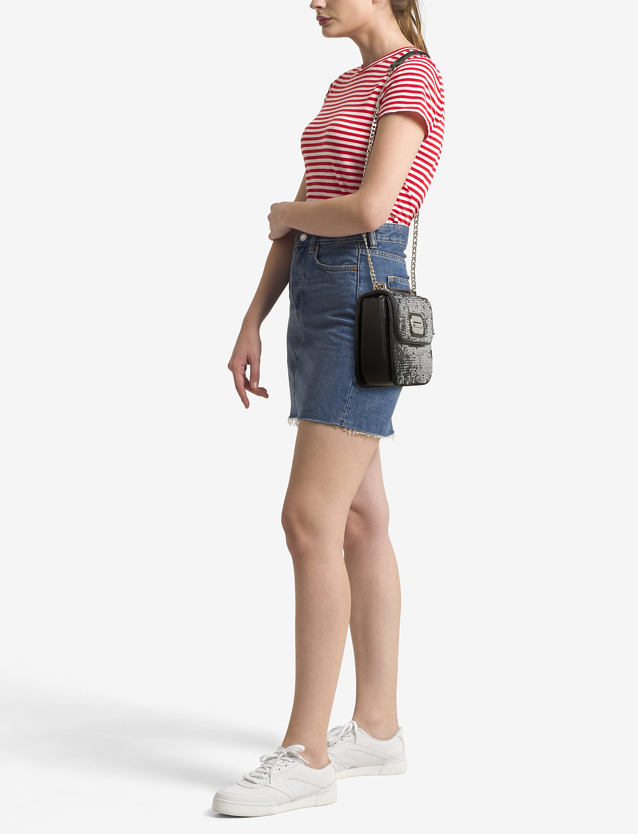 tommy hilfiger luggage came locked