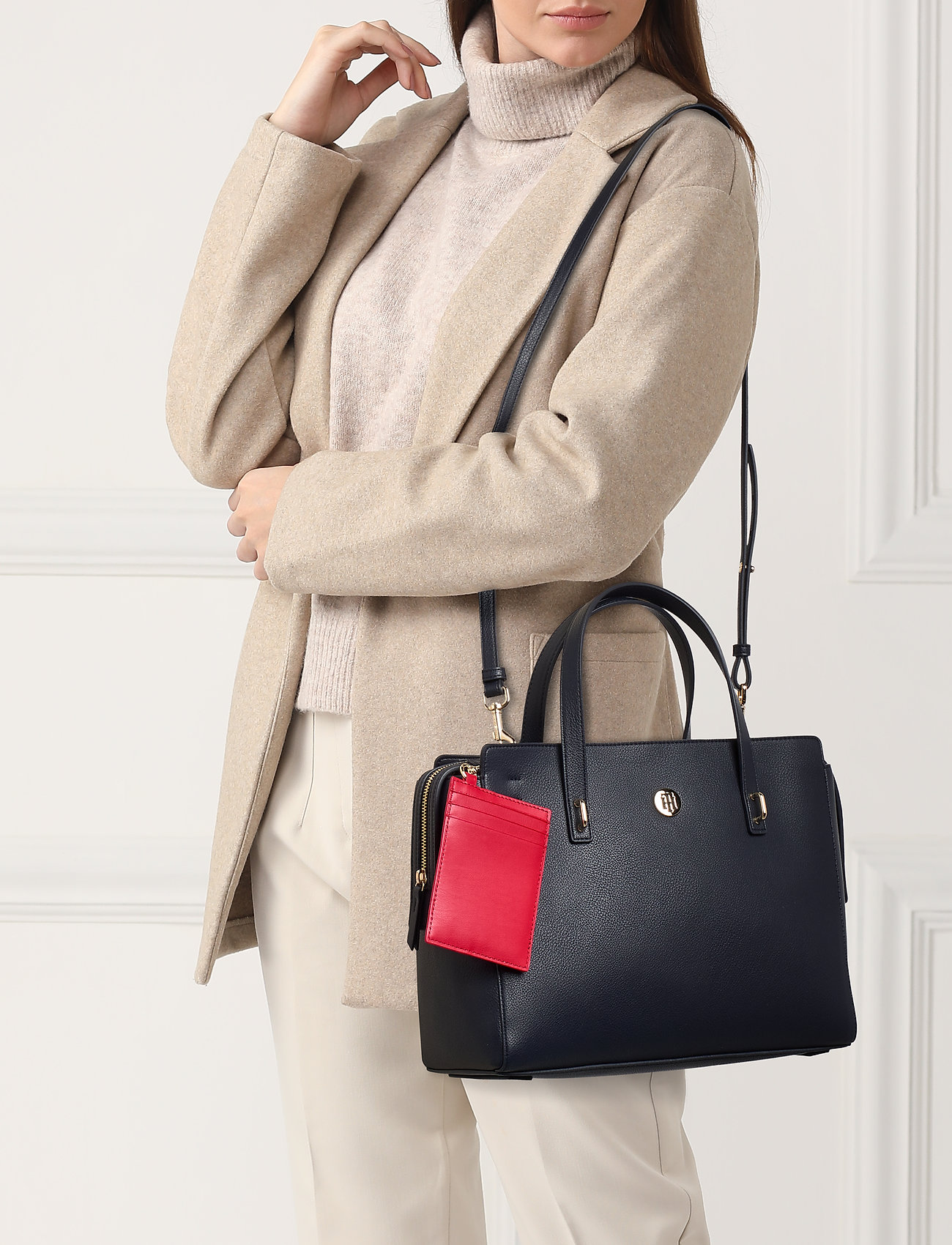 charming tommy satchel
