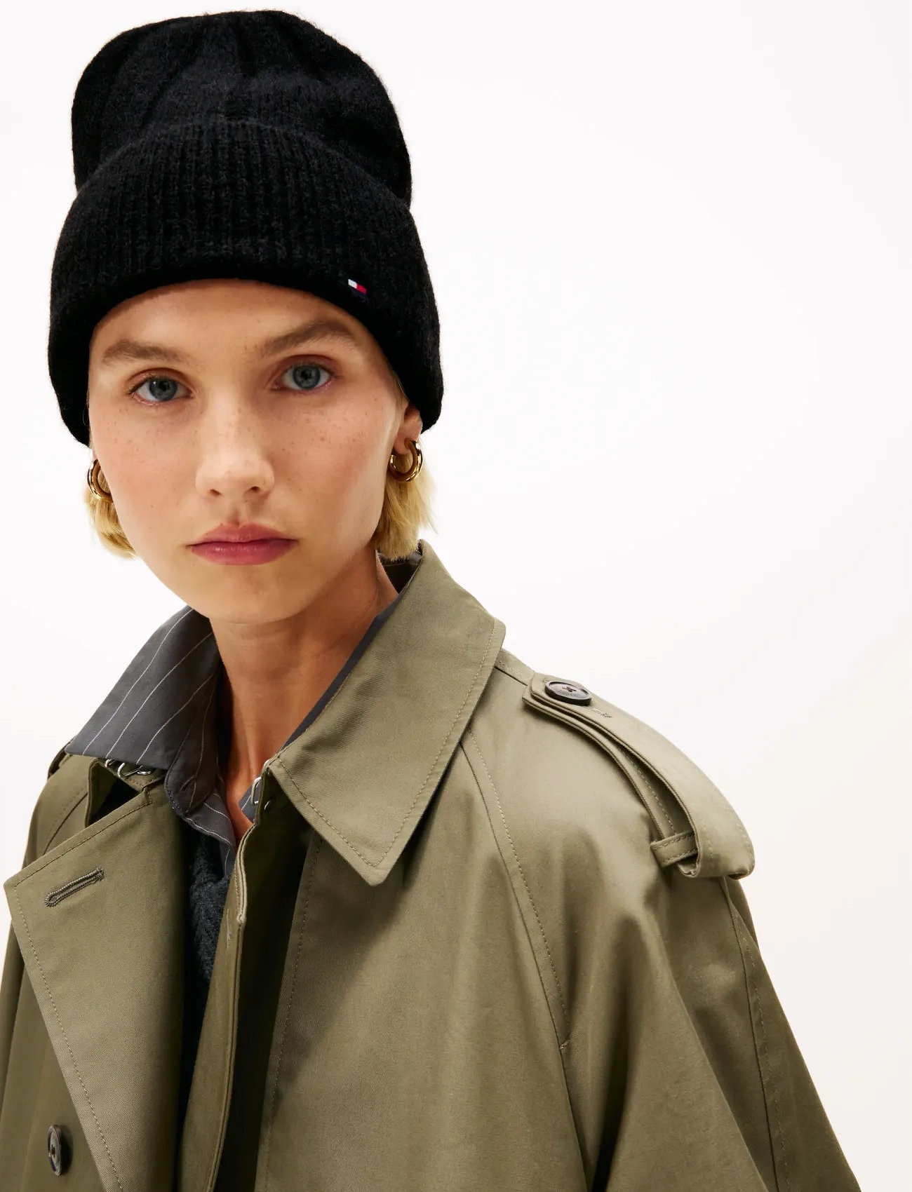 Tommy Hilfiger Th Flag Fluffy Beanie, One Size, Black, Hovedbeklædning > Huer, Dame