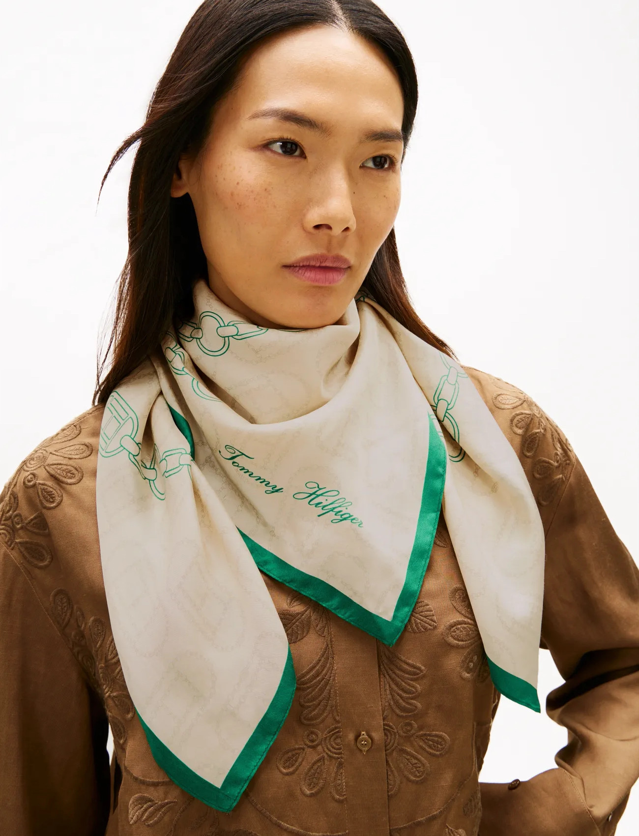 Tommy Hilfiger Chain Silk Large Scarf, One Size, Green, Tørklæder > Letvægtstørklæder, Dame